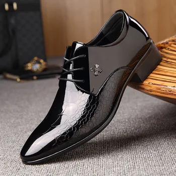 Vīriešu Ikdienas Apavi Ādas dzīvoklis Kurpes MenCreative modeļi spīdīgu virsmu ar vienu apavu modes tērpi, liela izmēra apavi