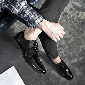 Vīriešu Ikdienas Apavi Ādas dzīvoklis Kurpes MenCreative modeļi spīdīgu virsmu ar vienu apavu modes tērpi, liela izmēra apavi